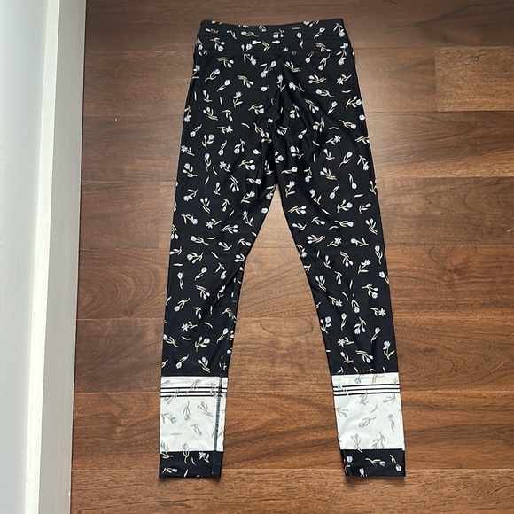 The Upside floral legging - Picture 4 of 4